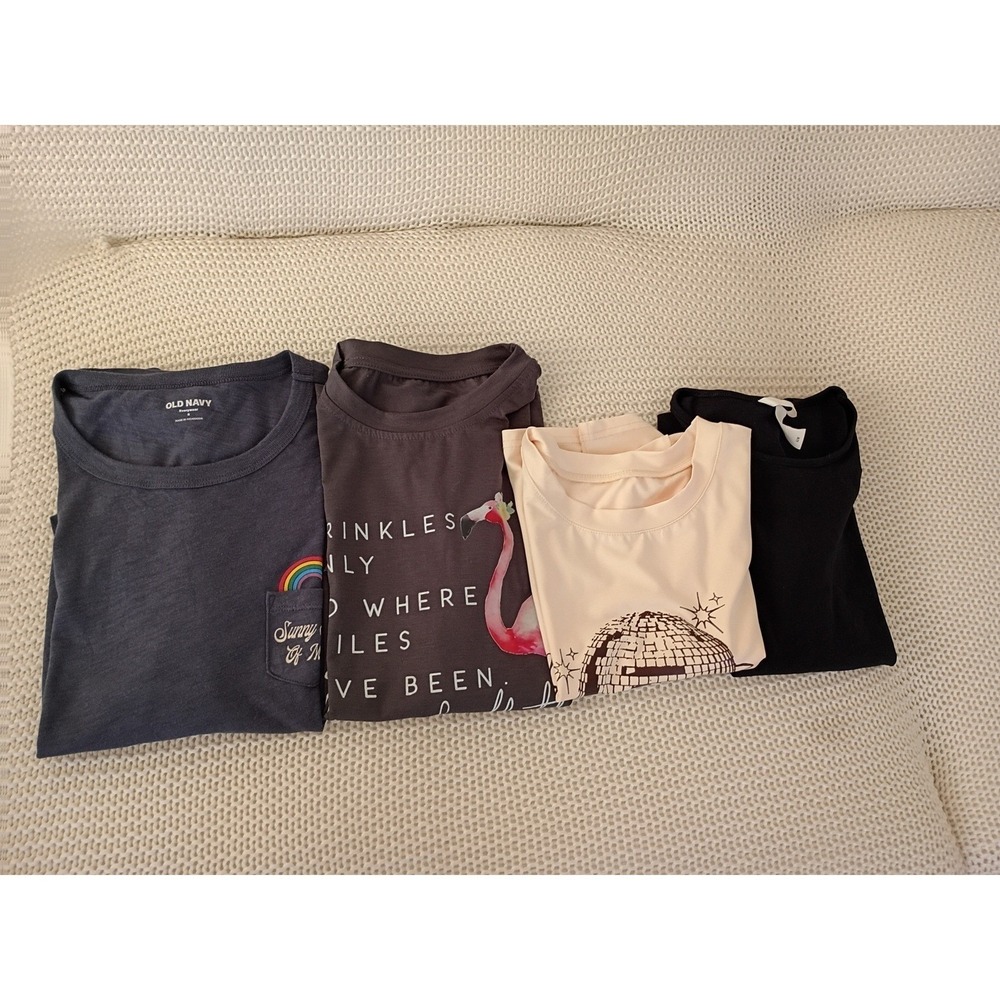 Mystery T Shirt Bundle 4 Pack Size S Gray Black Peach Disco Flamingo Graphic - Picture 6 of 16
